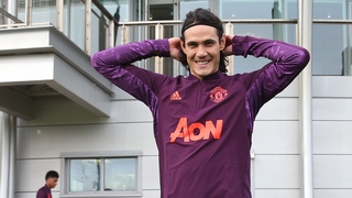 Bóng đá hôm nay 24/10: Cavani sẽ ra mắt MU. Aston Villa đứt mạch toàn thắng