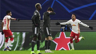 Leipzig 3-2 MU: Fernandes và Pogba ghi bàn, MU vẫn phải xuống Europa League