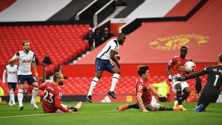 Kết quả bóng đá Tottenham 1-3 MU: Cavani rực sáng, MU phục thù thành công