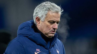 NÓNG: Tottenham sa thải Mourinho trước thềm Chung kết Cúp Liên đoàn Anh