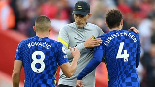 GÓC CHIẾN THUẬT: Chelsea phòng ngự như thế nào trước Liverpool khi thiếu người?
