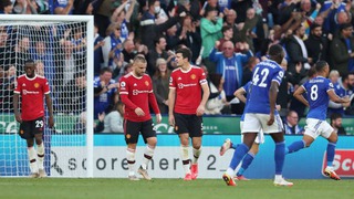 Leicester 4-2 MU: Thảm họa hàng thủ, MU thua bẽ mặt trước 'Bầy cáo'