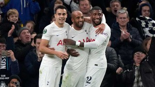 Soi kèo nhà cái Tottenham vs Leeds. Nhận định, dự đoán bóng đá Anh (23h30, 21/11)