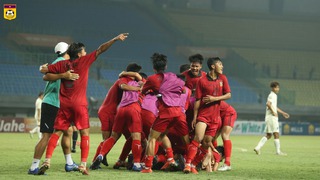 VIDEO: U19 Lào mở hội ăn mừng sau khi làm lên lịch sử vào chung kết U19 Đông Nam Á
