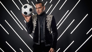 Cô vợ người mẫu của Dani Alves nổi bật tại Lễ trao giải FIFA The Best 2018