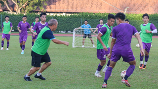 AFF Cup 2021 hôm nay: HLV Park Hang Seo đấu tập cùng học trò