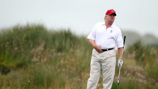 Donald Trump thúc giục các golfer 'lĩnh tiền' và đầu quân cho LIV Golf