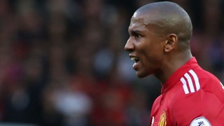 Thật bất ngờ, Ashley Young lại là hậu vệ trái tốt nhất của Mourinho