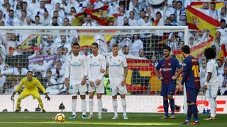 CHẤM ĐIỂM Real 0-3 Barca: Ronaldo ‘ngước nhìn’ Messi, Paulinho quá tuyệt