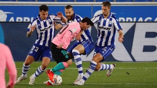 Alaves 1-1 Barcelona: Messi bất lực, Barcelona vẫn ‘sa lầy’ ở Liga