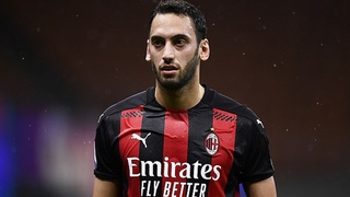 Bóng đá hôm nay 28/10: MU mua Upamecano, theo sát Calhanoglu. Juventus hỏi mua Ansu Fati