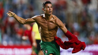 Phá kỷ lục ghi bàn của Ali Daei, Ronaldo đi vào lịch sử