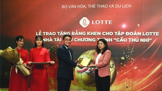 Bộ trưởng Bộ Văn hoá, Thể thao và Du lịch tặng Giấy khen Tập đoàn Lotte