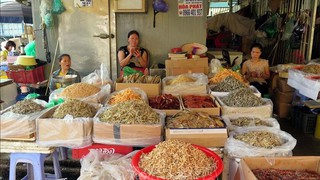 VIDEO: Khởi tố vụ án 'Cưỡng đoạt tài sản' tại chợ Long Biên