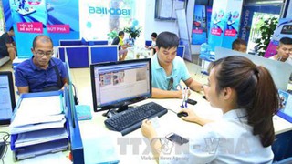 VIDEO: Người dân nói gì trước ngày 'khai tử' khuyến mại 50% đối với thuê bao trả trước?