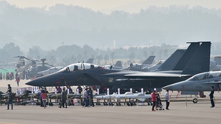 VIDEO: Lần đầu tiên 8 máy bay F-22 tham gia tập trận Mỹ - Hàn