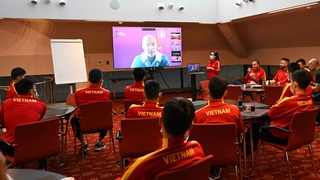 Tuyển futsal Việt Nam làm quen ‘công nghệ VAR của futsal’