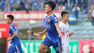 Hà Minh Tuấn lập hattrick, Quảng Nam giải cơn khát thắng