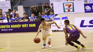 VBA 2017: Hochiminh City Wings 74-81 Hanoi Buffaloes: Hochiminh City Wings gục ngã ở cuối trận