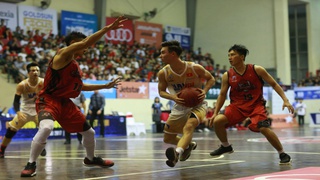 VBA 2017: Hanoi Buffaloes lại thua Thang Long Warriors ở derby