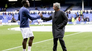 Điều gì đã xảy ra giữa Lukaku và Mourinho trong suốt 4 năm qua?