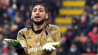 Milan bị mắng là 'nô lệ của thằng nhóc 18 tuổi' ở vụ giữ chân Donnarumma