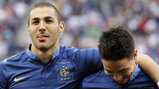 Nasri mắng HLV Deschamps 'ngu ngốc' vì không gọi Benzema vào tuyển Pháp