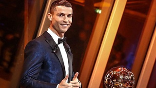 Ronaldo ngược dòng như Liverpool ở Istanbul. Messi giờ là fan của CR7