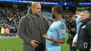 Guardiola phản ứng thế nào với pha trêu ngươi M.U của Sterling?