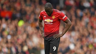 Gary Neville: ‘De Gea hãy rời xa bóng đá. MU biết phải làm gì với Lukaku’