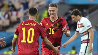 Ngày Thorgan Hazard làm lu mờ Lukaku, Ronaldo và... anh trai