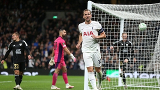 Giải khát bằng hat-trick, Harry Kane vẫn không nghĩ mình được vào sân