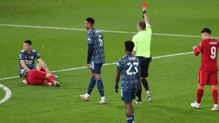 CĐV Arsenal giận dữ với thẻ đỏ của Xhaka: ‘Hãy đuổi anh ta khỏi CLB’