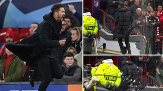 Diego Simeone bị ném chai lọ vì từ chối bắt tay sau trận