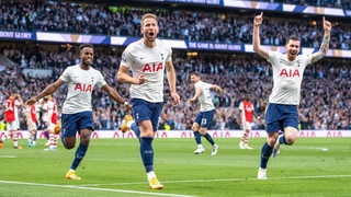 Harry Kane tỏa sáng, Tottenham vùi dập Arsenal