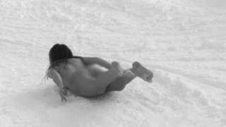 Nữ VĐV Lisa Zimmerman gây bão mạng khi trượt trên tuyết