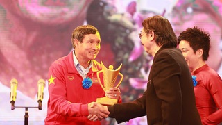 HLV Mai Đức Chung giành giải HLV xuất sắc năm 2017
