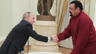 Có hộ chiếu Nga, sao võ thuật Steven Seagal bị Ukraine coi là phần tử nguy hiểm