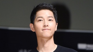 Người hâm mộ Song Joong Ki góp khoản tiền lớn cho những nô lệ tình dục