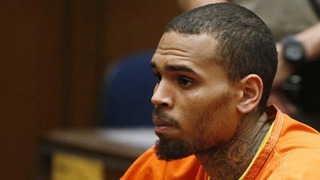 Chris Brown bị bắt ở Pháp vì cáo buộc hiếp dâm, có thể đi tù 15 năm