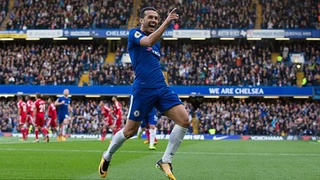 Pedro lập siêu phẩm cho Chelsea, được gọi là... thánh cứa lòng