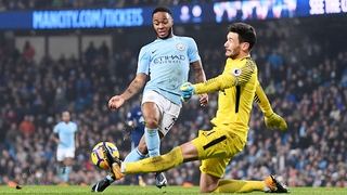 Lập cú đúp, Raheem Sterling nhận 'gạch đá' vì... chân gỗ