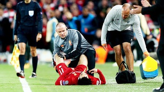 Mohamed Salah chấn thương nặng hay nhẹ? Vì sao HLV Klopp bức xúc?