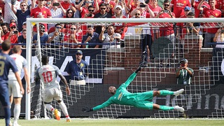 M.U 1-4 Liverpool: Shaqiri lập siêu phẩm, The Kop đại thắng