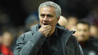 M.U không bản sắc, lún sâu vào khủng hoảng, đến lúc Mourinho phải ra đi