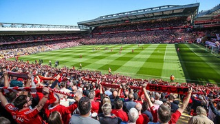 'Thánh đường' Anfield của Liverpool FC qua lăng kính người yêu bóng đá