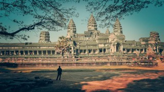 Quần thể Angkor trầm mặc soi bóng thời gian vô tận