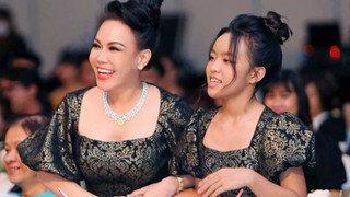 Việt Hương xúc động nghe chồng hát tặng trong live concert