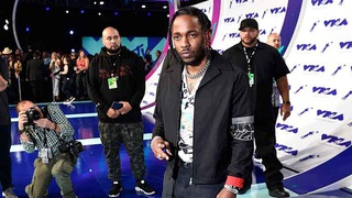 VIDEO: Kendrick Lamar thống trị lễ trao giải MTV VMA 2017