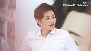 Song Joong Ki lịch lãm trên bìa tạp chí, trải lòng về chỉ trích nhắm vào 'Đảo địa ngục'